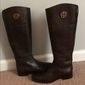 Tory Burch Junction riding boots in coconut